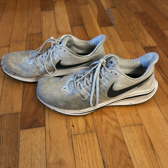 Nike Zoom Vomero 14 gray and green athletic tennis shoes 11.5 - Picture 4 of 9